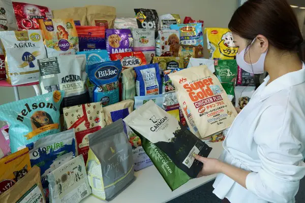 ダイエットにおすすめ低脂肪ドッグフード15選 1番痩せる低カロリーな肥満犬用フードは 獣医師監修 Inunavi いぬなび ダイエットにおすすめ低脂肪ドッグフード15選 1番痩せる低カロリーな肥満犬用フードは 獣医師監修 Inunavi いぬなび