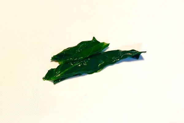茹でた小松菜の葉